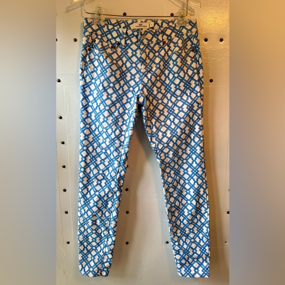 Vineyard Vines patterned white denim